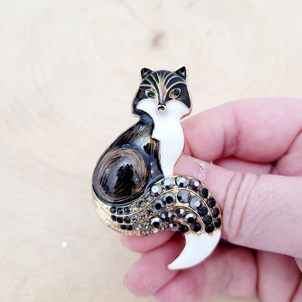 Brand New Black Fox Gold Tone Rhinestone Brooch Pin